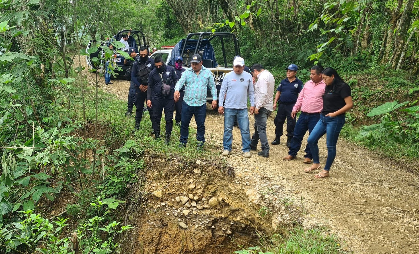 recorriendo las afectaciones que dejo la lluvia en las vías de transporte