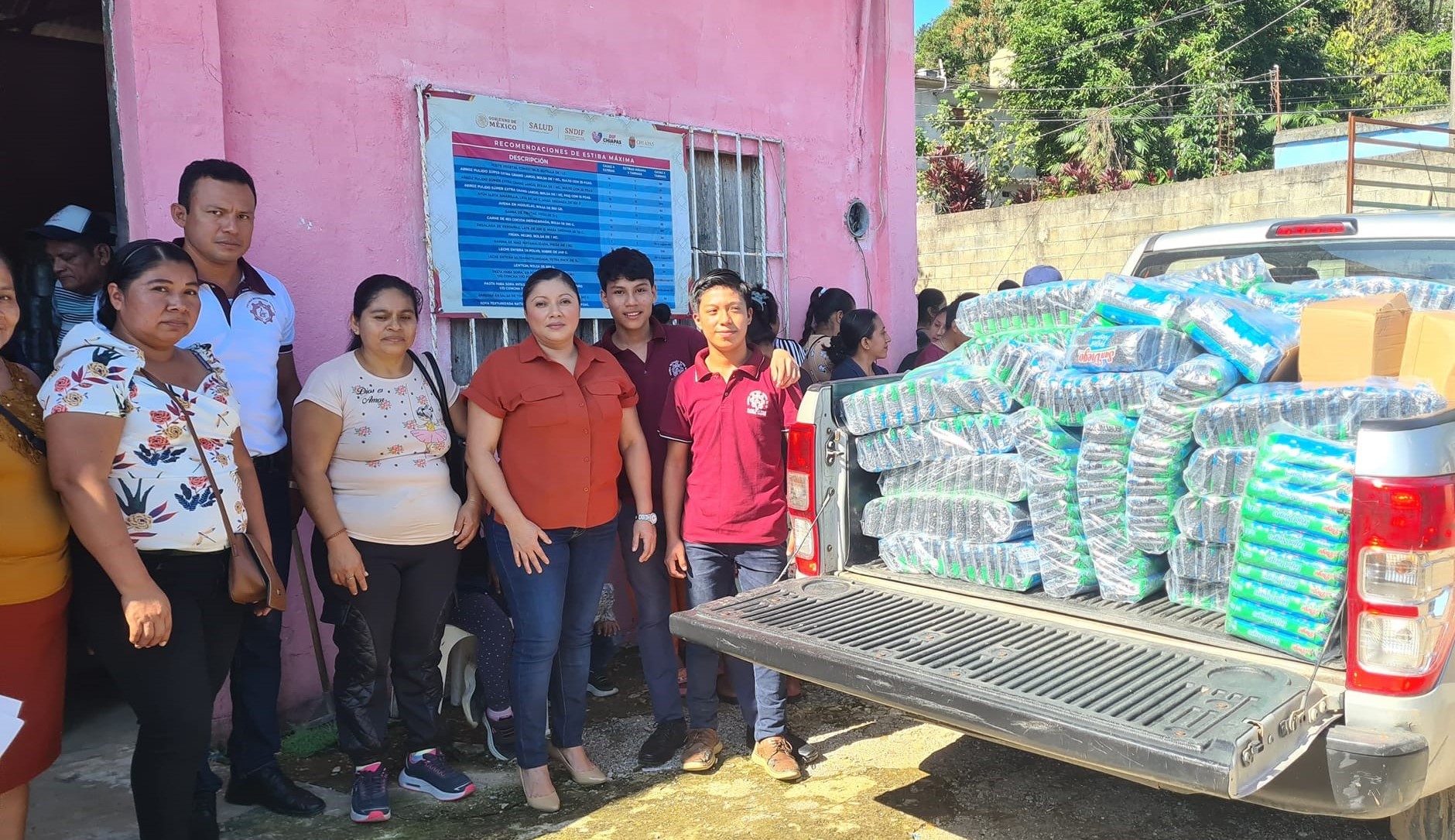ENTREGA DE DESAYUNOS ESCOLARES Y DESPENSAS