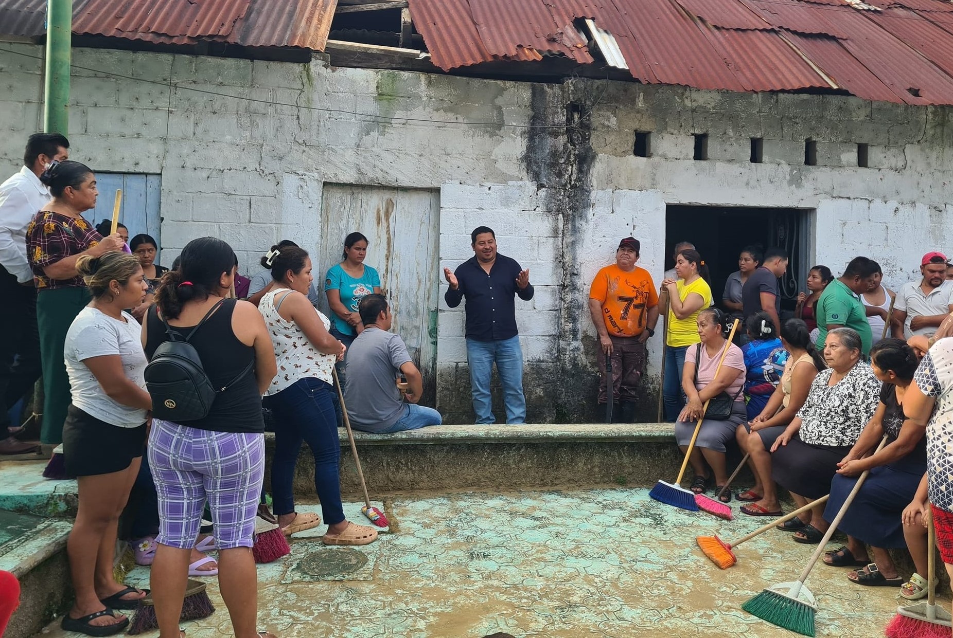 INICIO A LIMPIEZAS DE BARRIO
