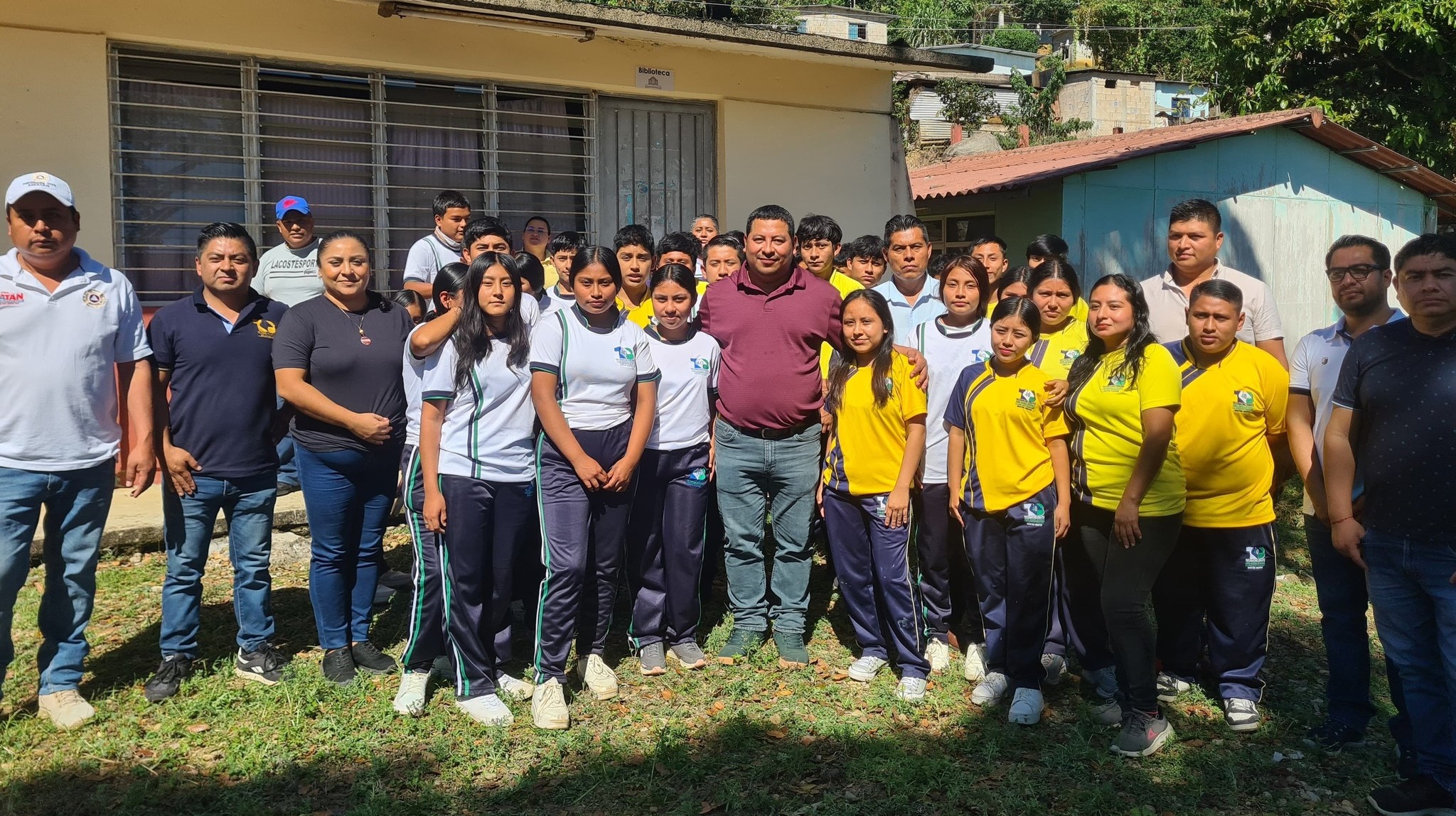 Impulsamos la educación en Amatán