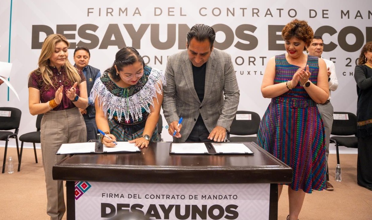 “Contrato de Mandato Desayunos Escolares” del DIF
