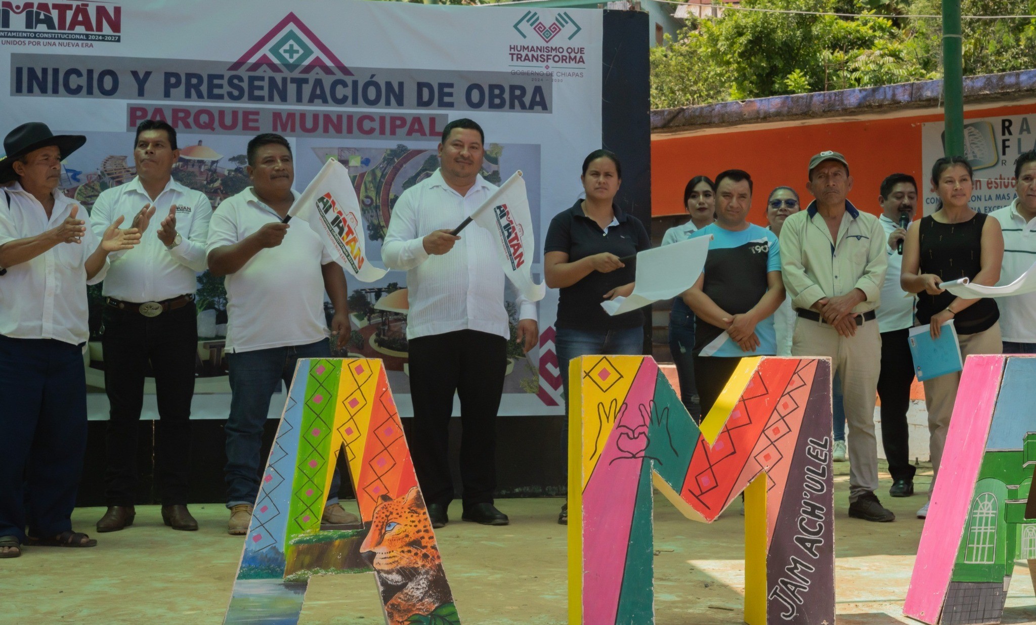 Banderazo de inicio del Parque Central